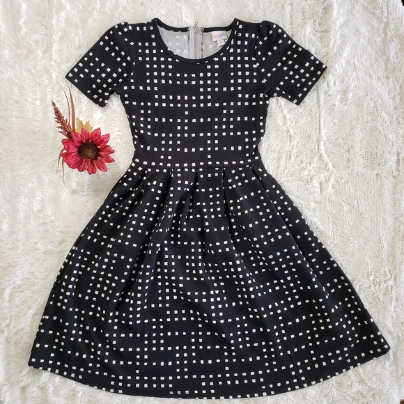 LuLaRoe Dresses & Skirts - ❌SOLD❌Lularoe Amelia Black White Square Dress